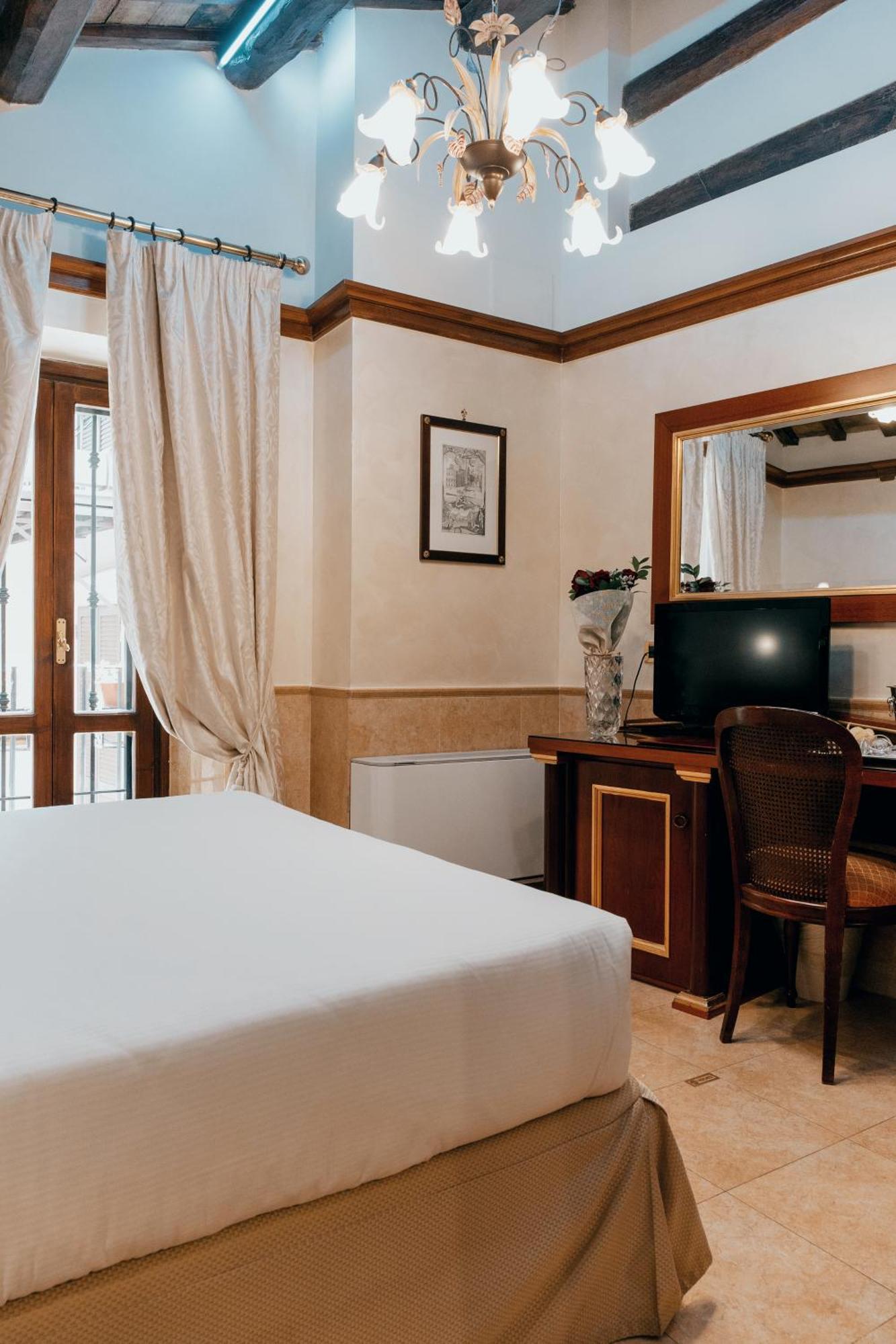 Hotel Pantheon Rome Bagian luar foto